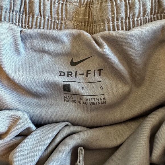 Nike Girls' Athletic Shorts - Gray - Size Large - Picture 3 of 3